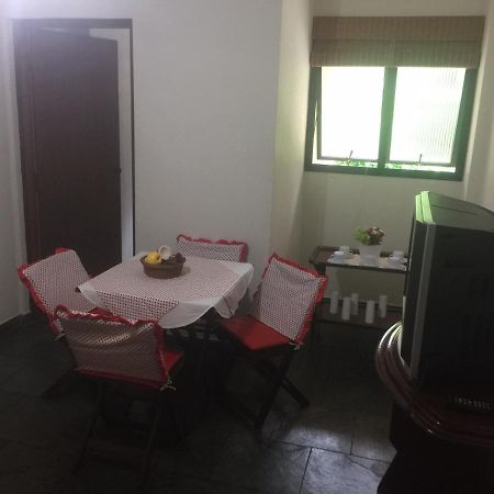 Apto. No terreo Enseada Ubatuba com piscina p/ 5 pessoas Exterior foto